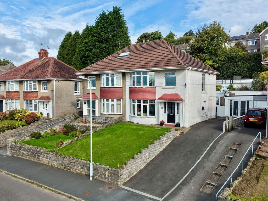 Property photo 1 of 35