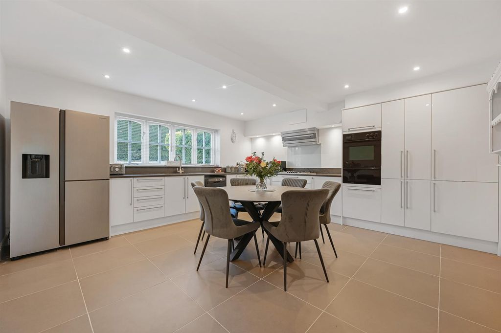 Property photo 2 of 15 Kitchen.Jpg