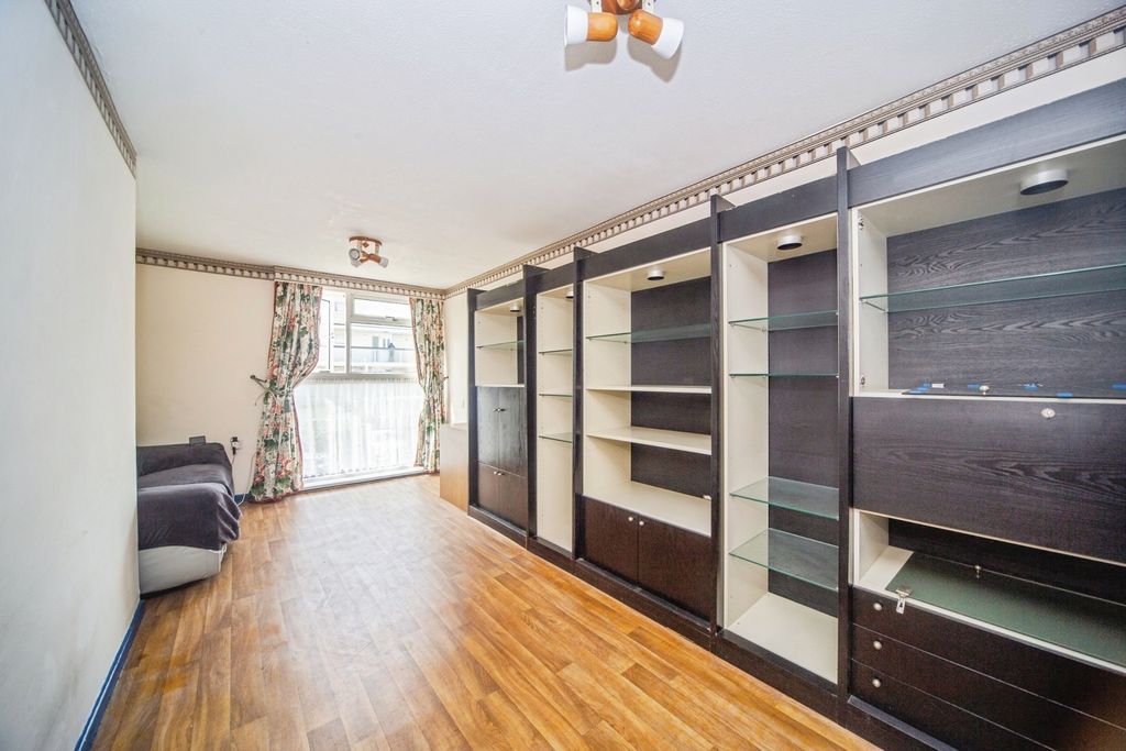 Property photo 3 of 10 Pbox-Img.Jpg