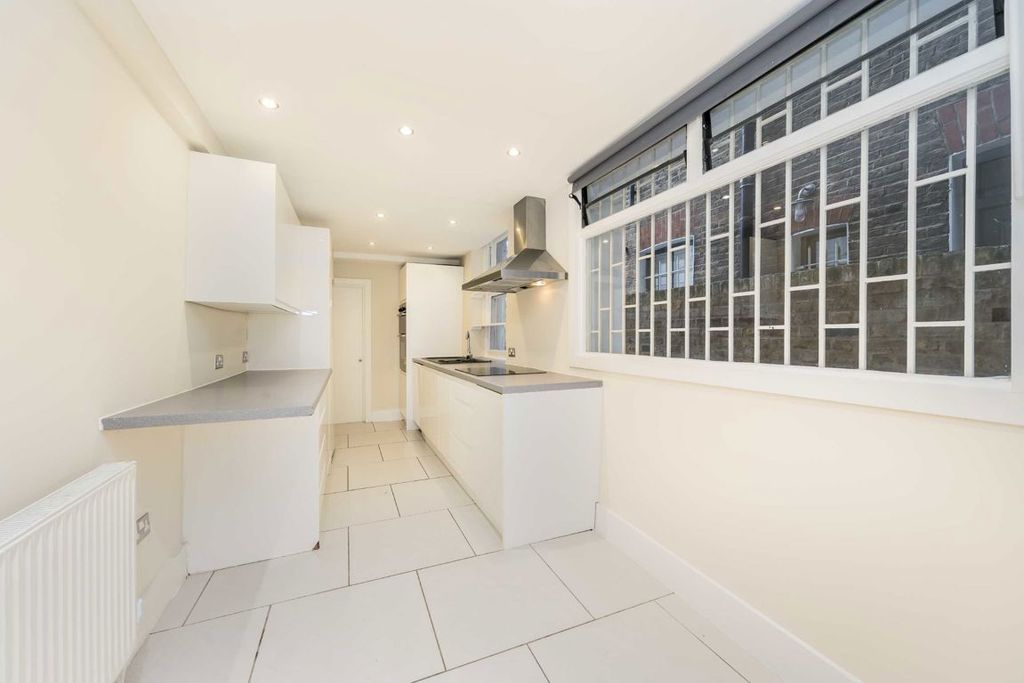 Property photo 3 of 7