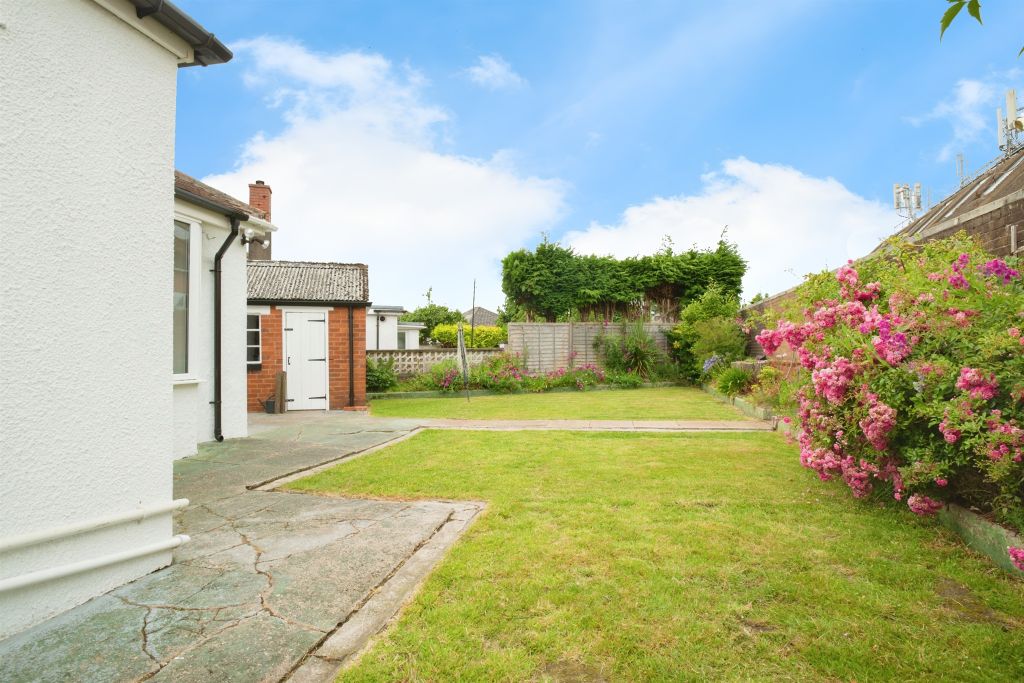 Property photo 2 of 17