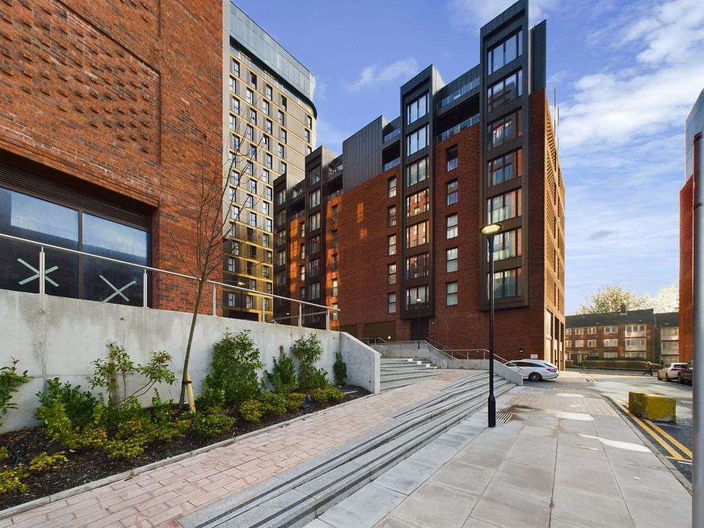 Property photo 1 of 24