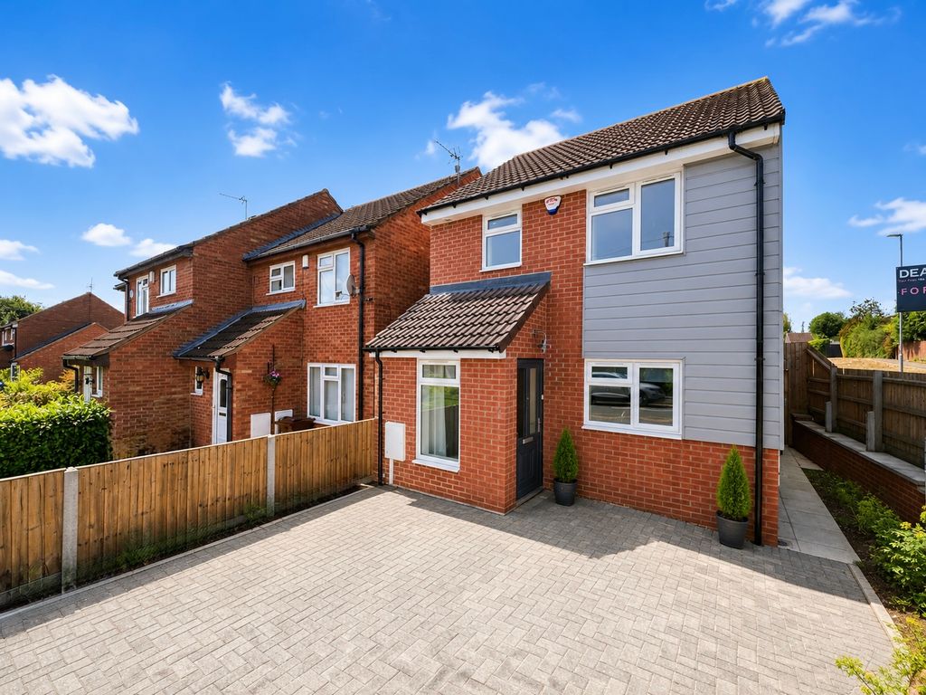 Property photo 1 of 11 Deal Estate Agents