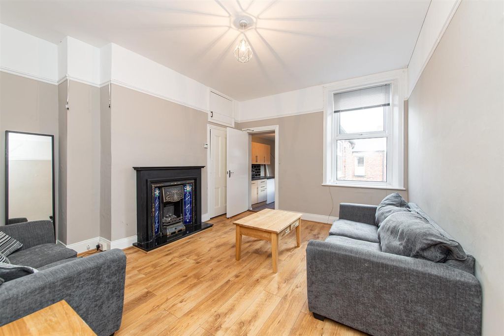 Property photo 1 of 13 4Bfa5B4F-4A76-4F31-84Df-7B8B0Eee5B3F.Jpeg