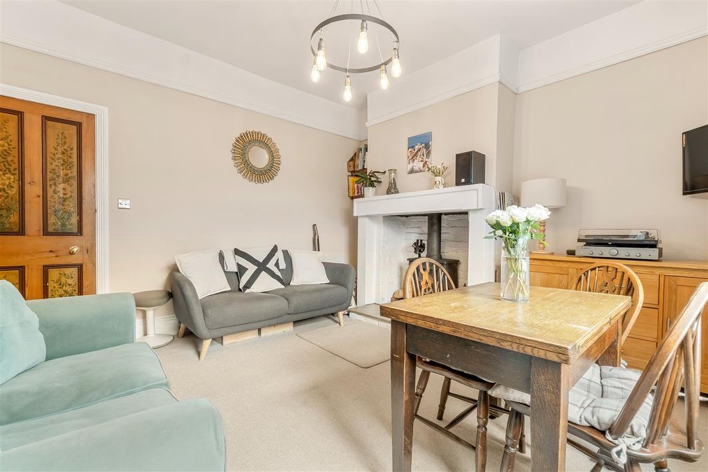 Property photo 3 of 27 31 Booth Terrace (Hx2 6Tj)-10.Jpg