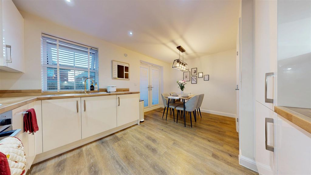 Property photo 3 of 14 12222025_120819.Jpg