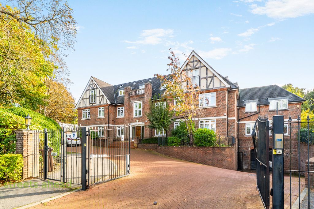 Property photo 1 of 20 6Eb27F4c-032d-4d0...