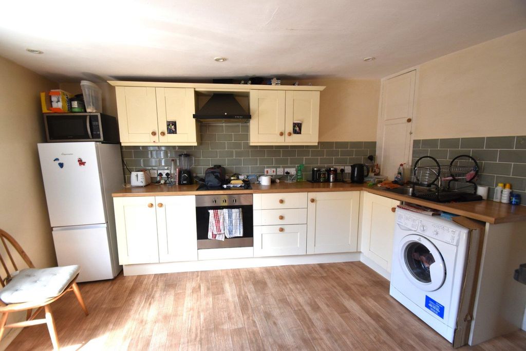Property photo 2 of 6 Tiverton Seddons