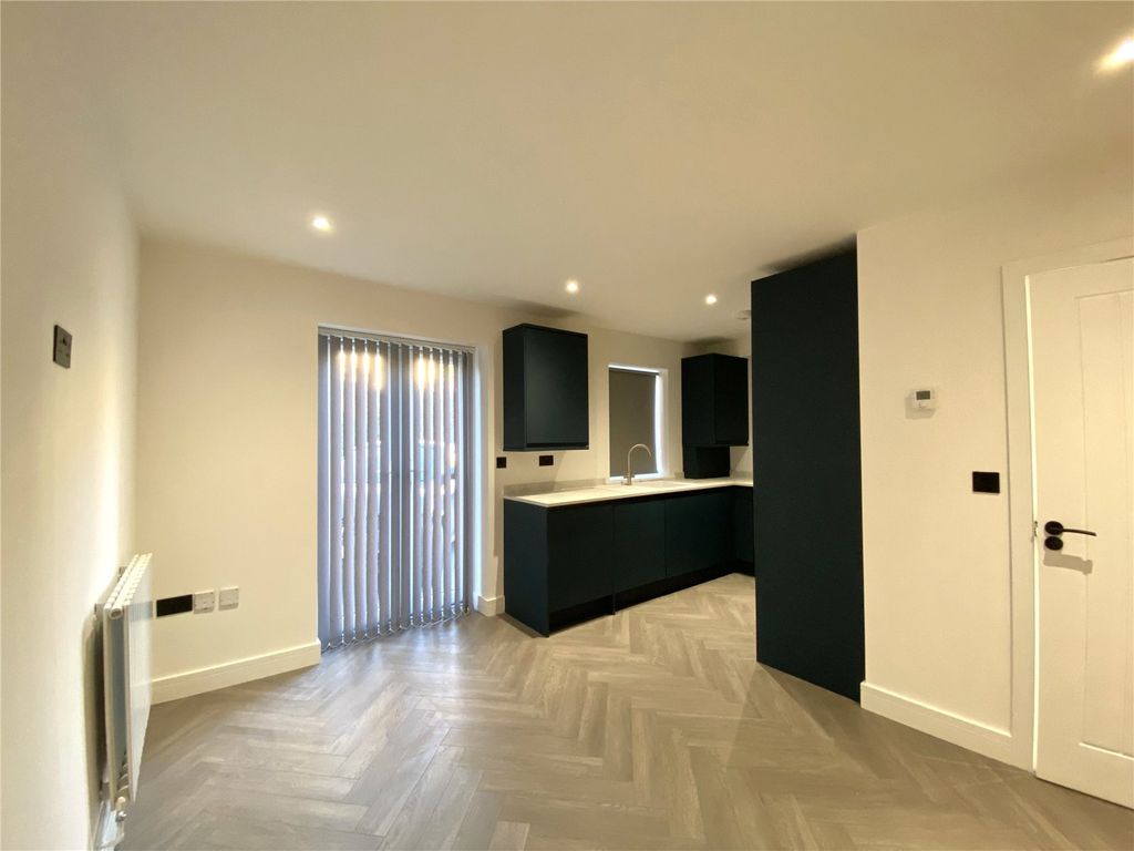 Property photo 3 of 14 Picture No. 17