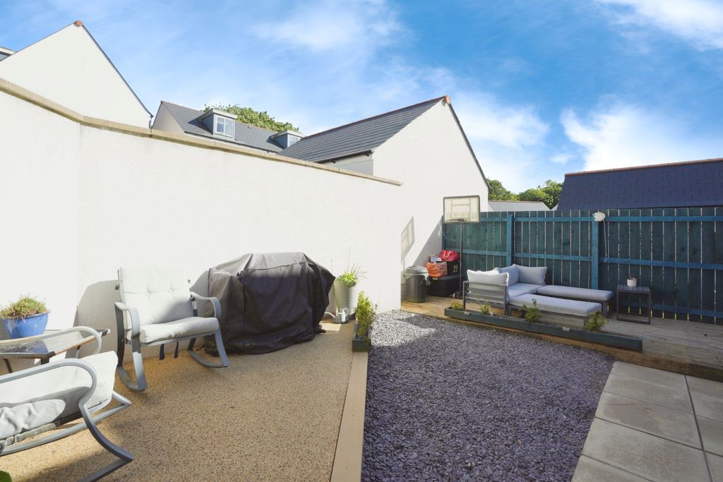 Property photo 2 of 19