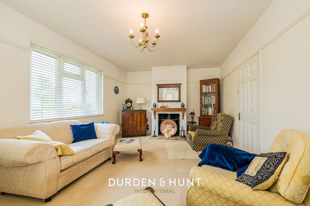 Property photo 2 of 35