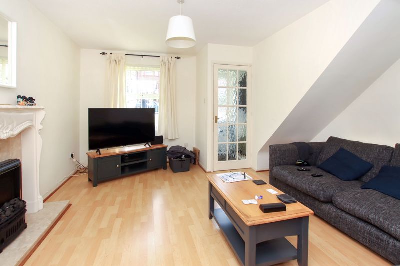 Property photo 3 of 9 Photo 4