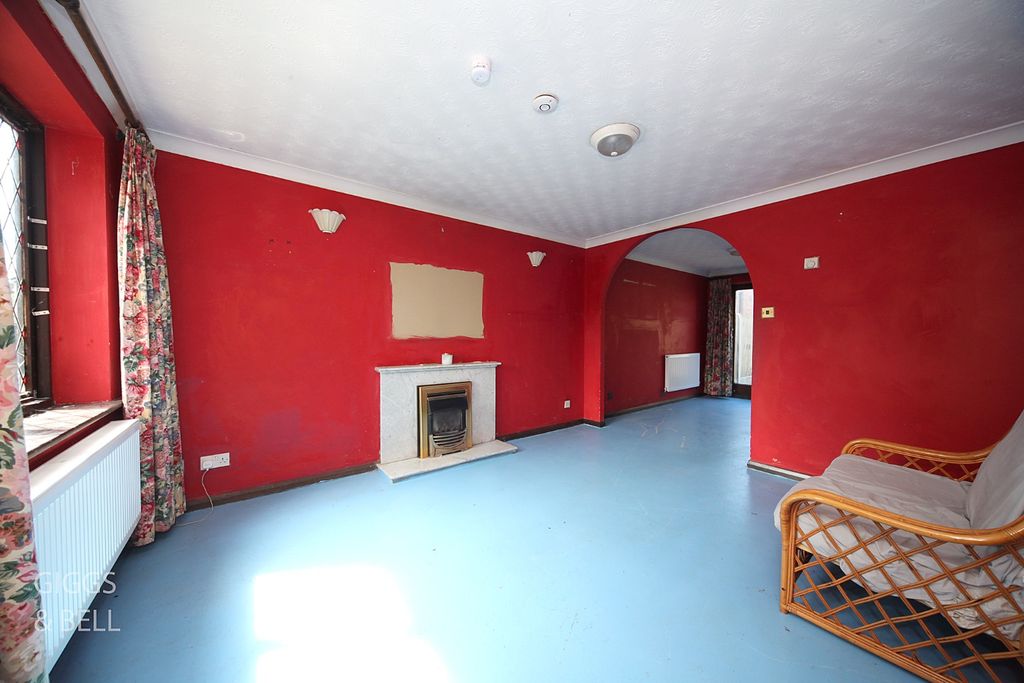 Property photo 2 of 25 5154281