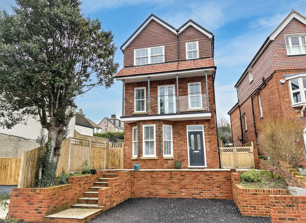 Property photo 1 of 33