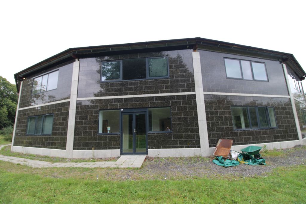 Property photo 2 of 8