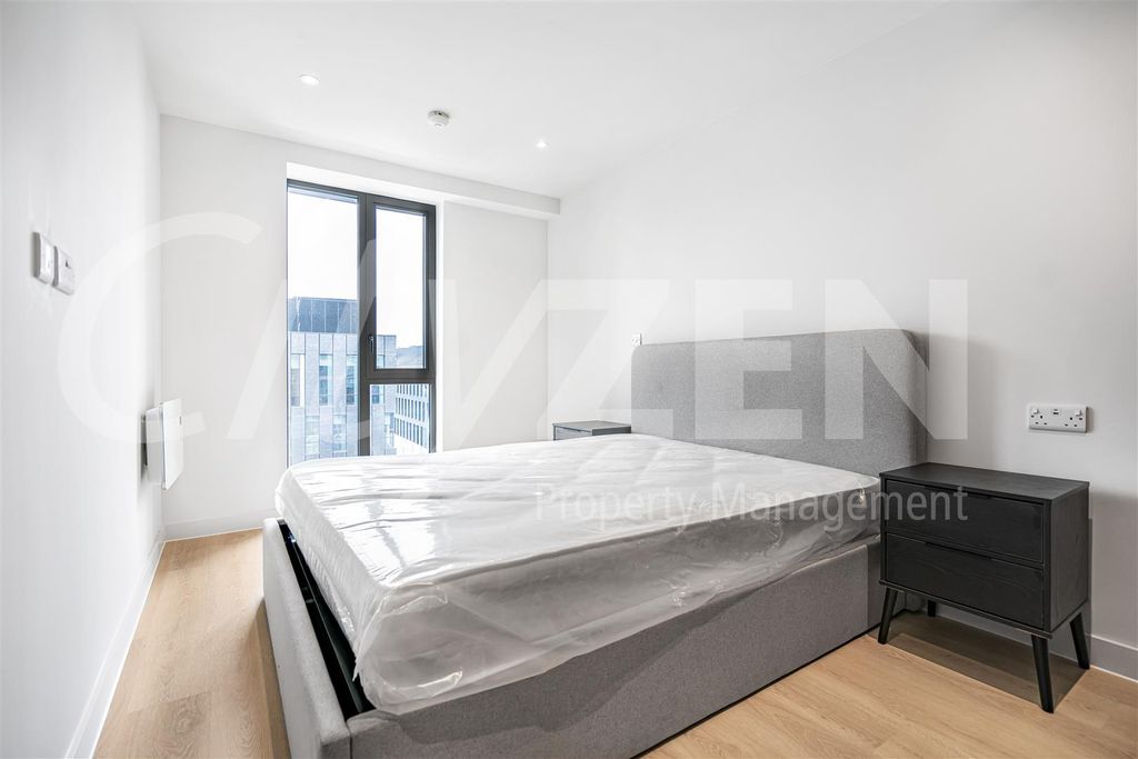 Property photo 3 of 32 Bedroom (Photo Of Similar Apartment)