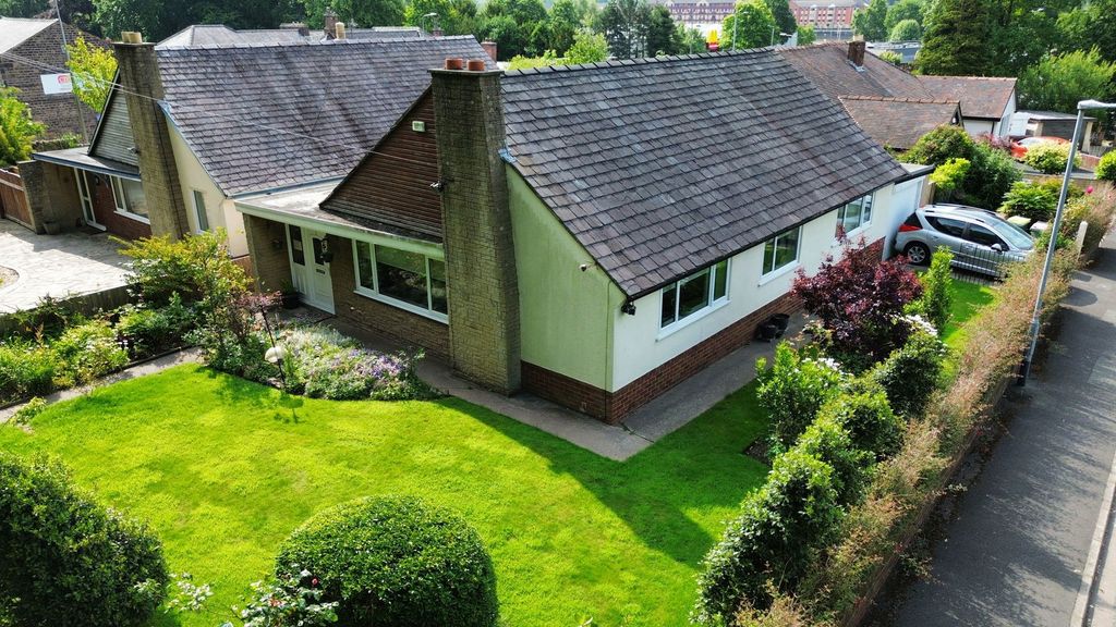Property photo 1 of 30