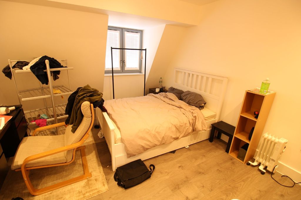 Property photo 3 of 4