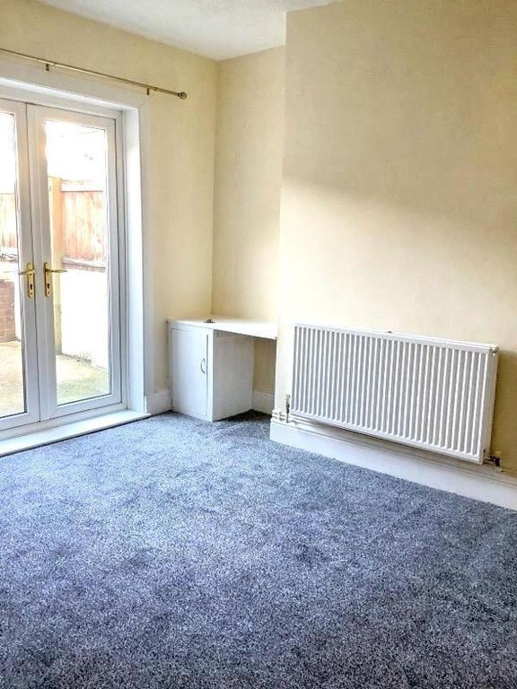 Property photo 3 of 15 Dining Area
