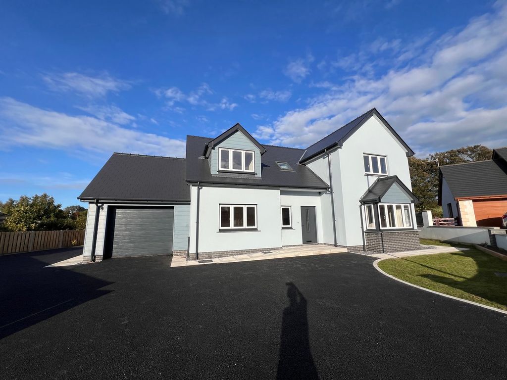 Property photo 1 of 38