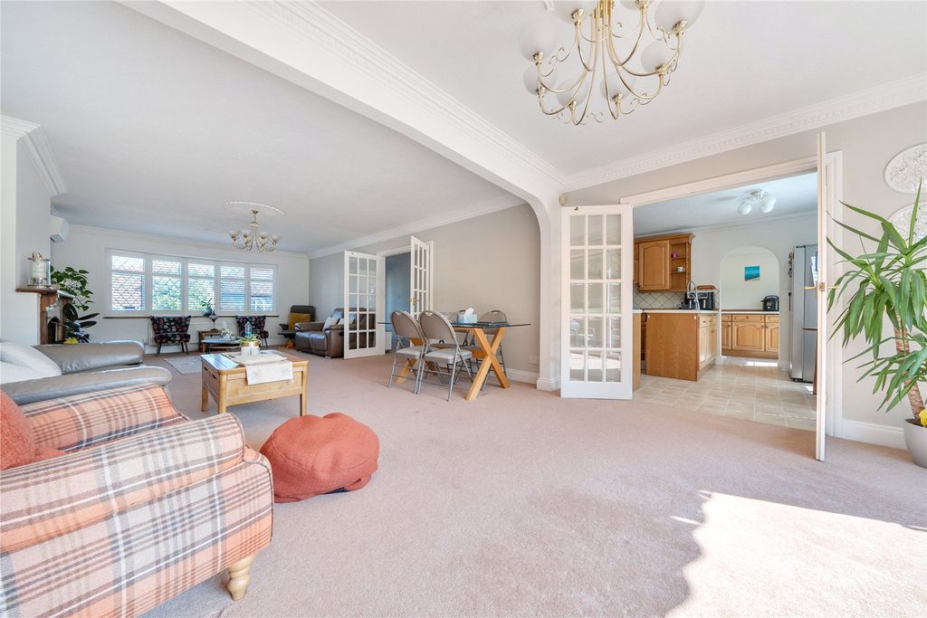 Property photo 3 of 28 Picture No. 12