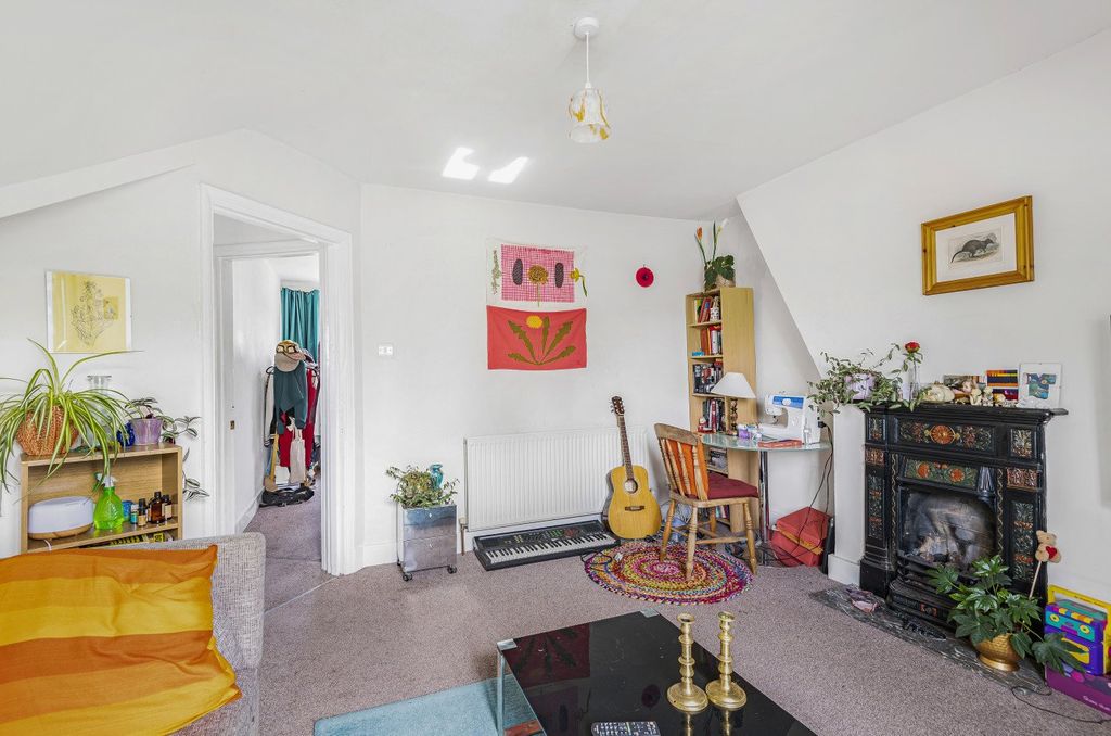 Property photo 2 of 14 Picture No. 15