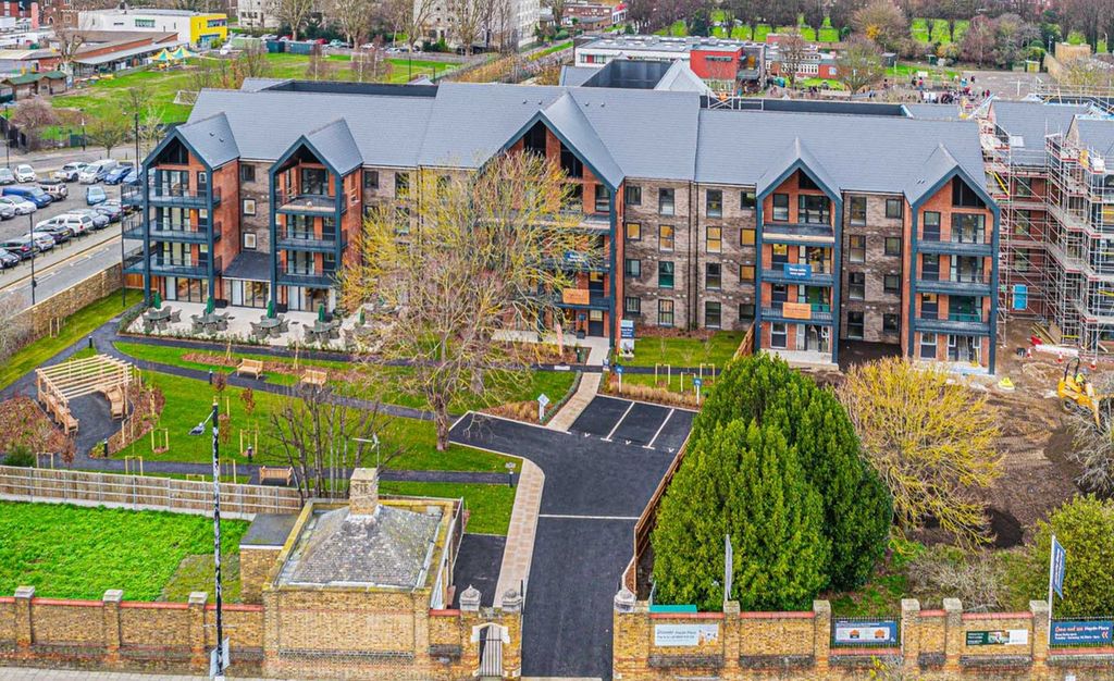 Property photo 1 of 47