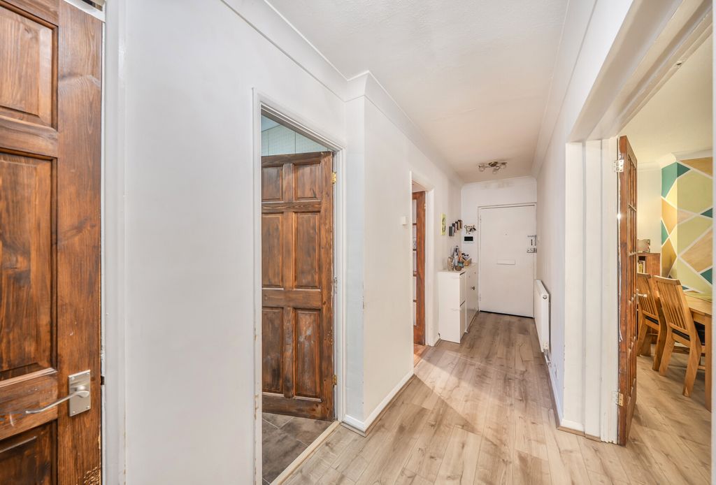 Property photo 3 of 11 1403428-13-69725B...