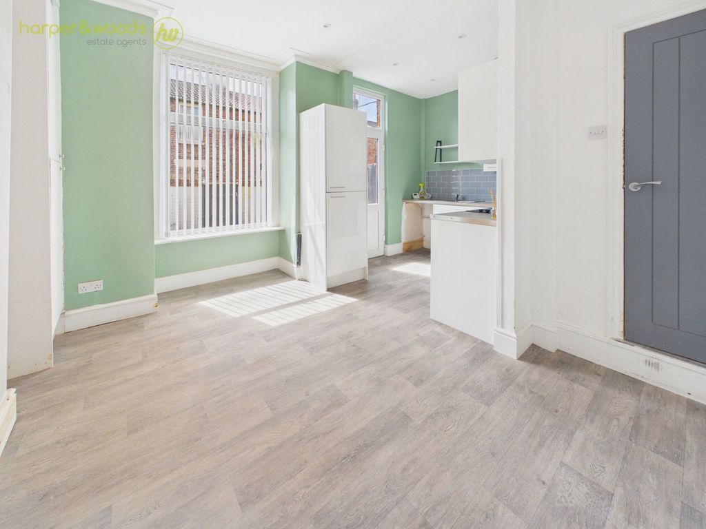 Property photo 2 of 25