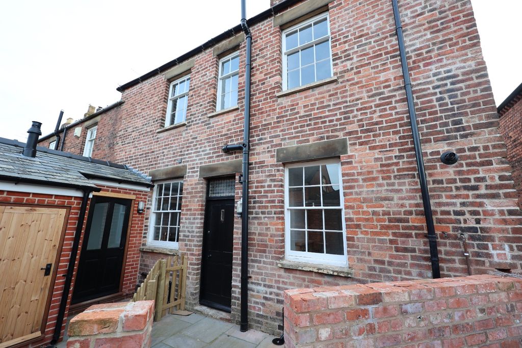 Property photo 1 of 13 4203960