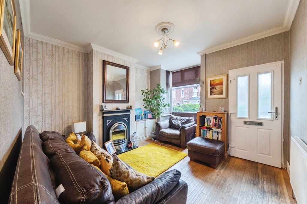 Property photo 2 of 17 Pbox-Img.Jpg