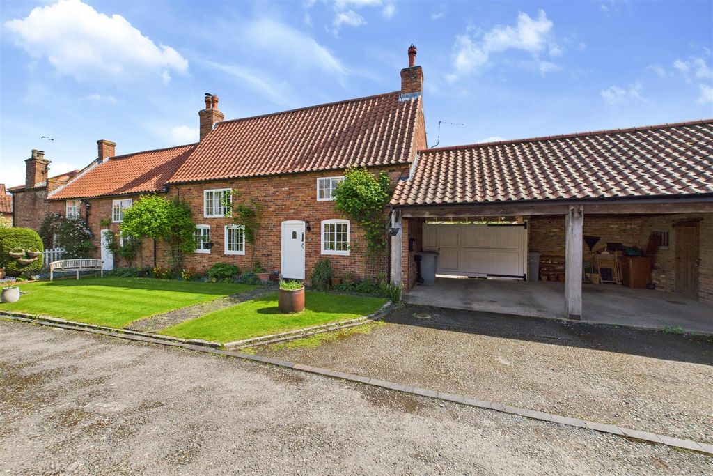 Property photo 2 of 26 Cam04235G0-Pr0042-Still001.Jpg