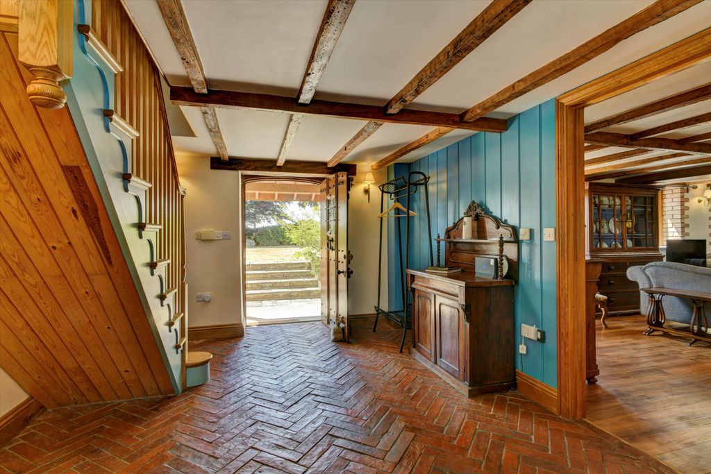 Property photo 3 of 21 Image