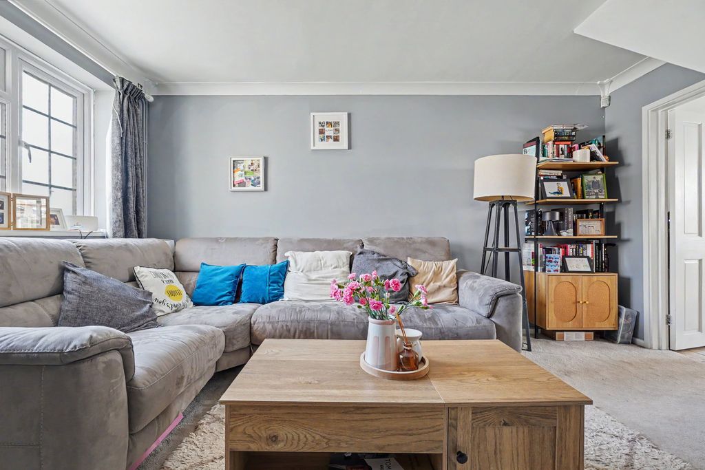 Property photo 3 of 39