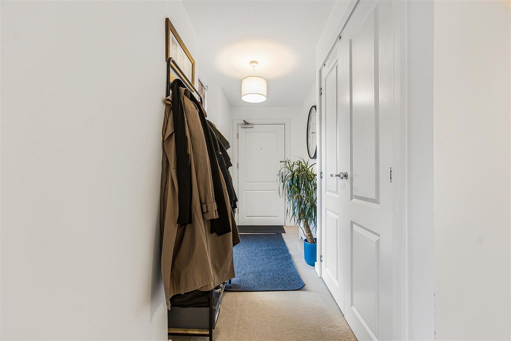 Property photo 3 of 16 15_68615.Jpg