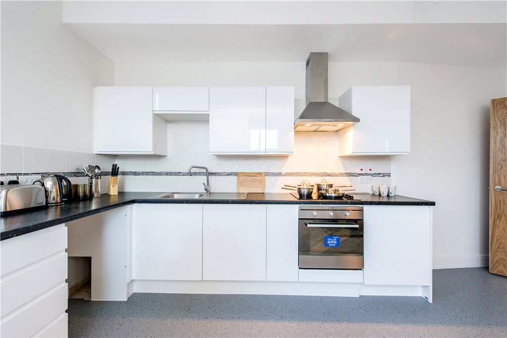 Property photo 2 of 8 Kitchen