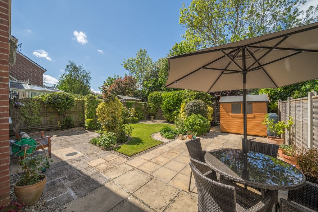 Property photo 1 of 20 1453654-1-69Fa1E2574c86