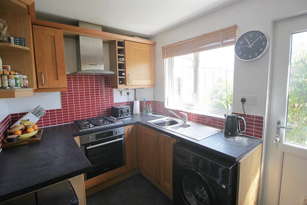 Property photo 3 of 14 Kit 1 N.Jpg