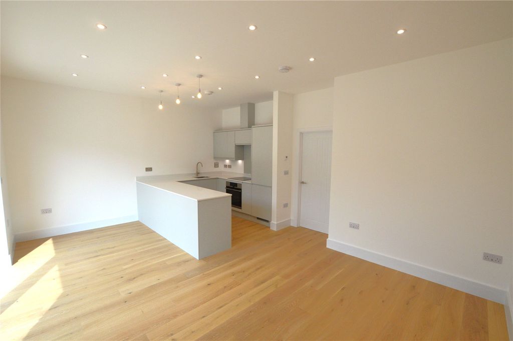 Property photo 2 of 8 Picture No. 06