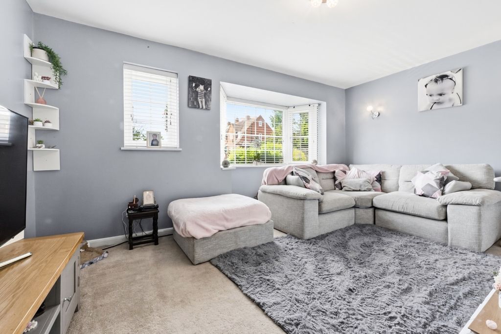 Property photo 3 of 24 5037854