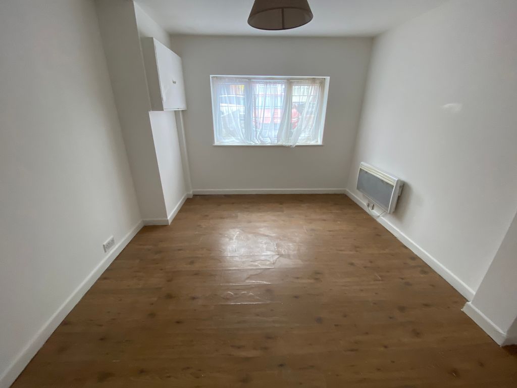 Property photo 2 of 3