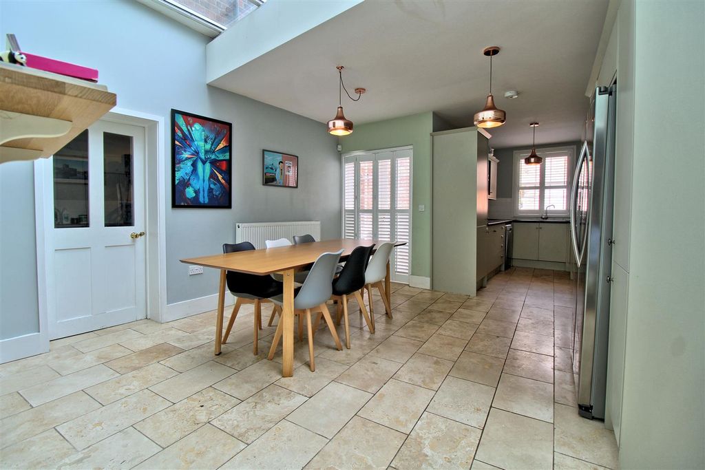 Property photo 3 of 28 Kitchen Diner