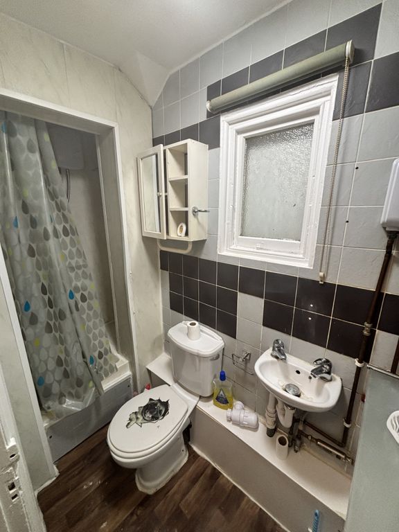 Property photo 1 of 4 Bathroom