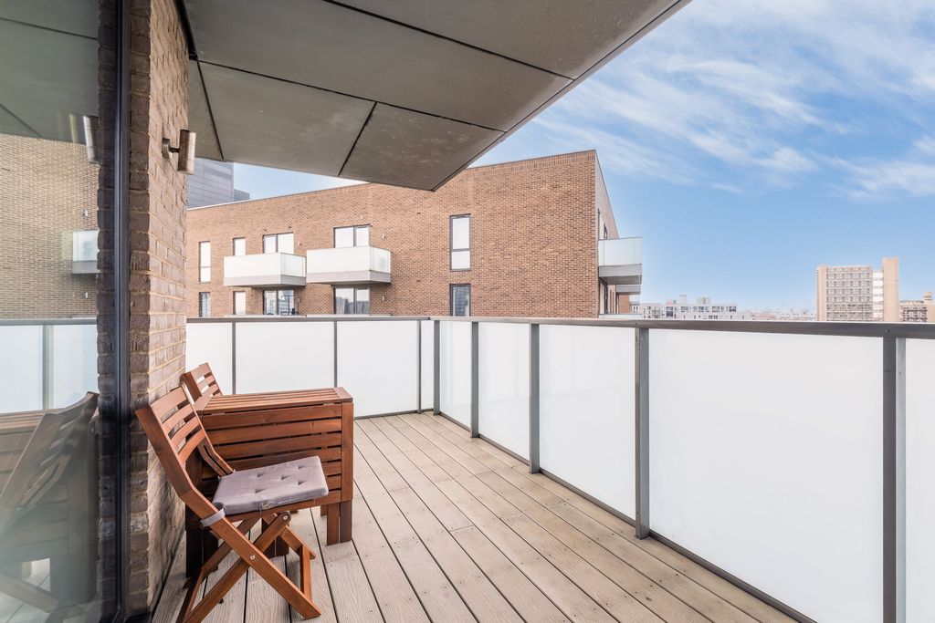 Property photo 3 of 24