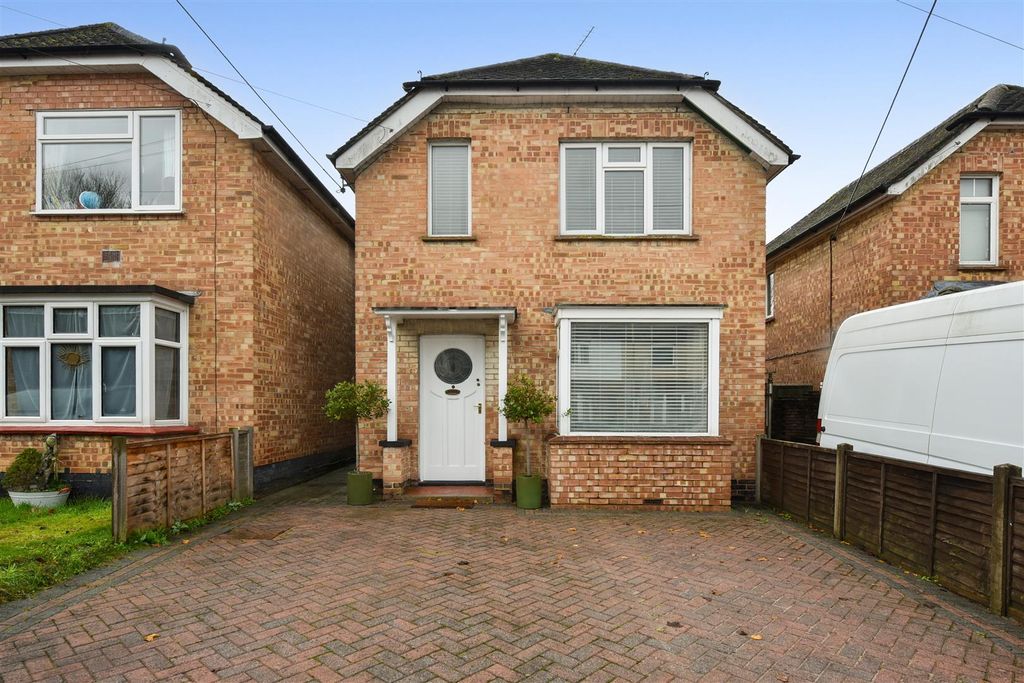 Property photo 1 of 26 Ph8_6332855.Jpg