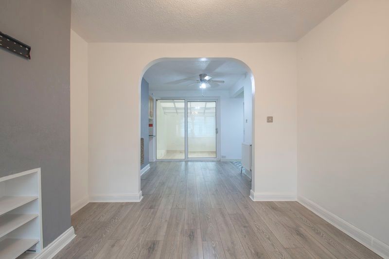 Property photo 3 of 11 Photo 3