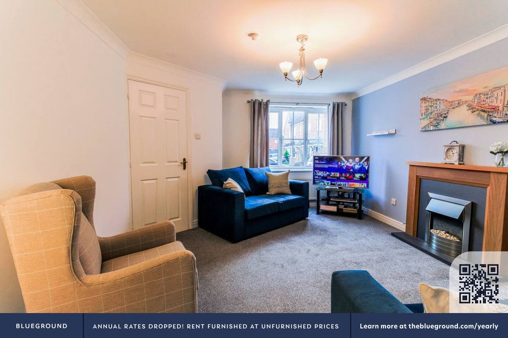 Property photo 3 of 28 Living Room