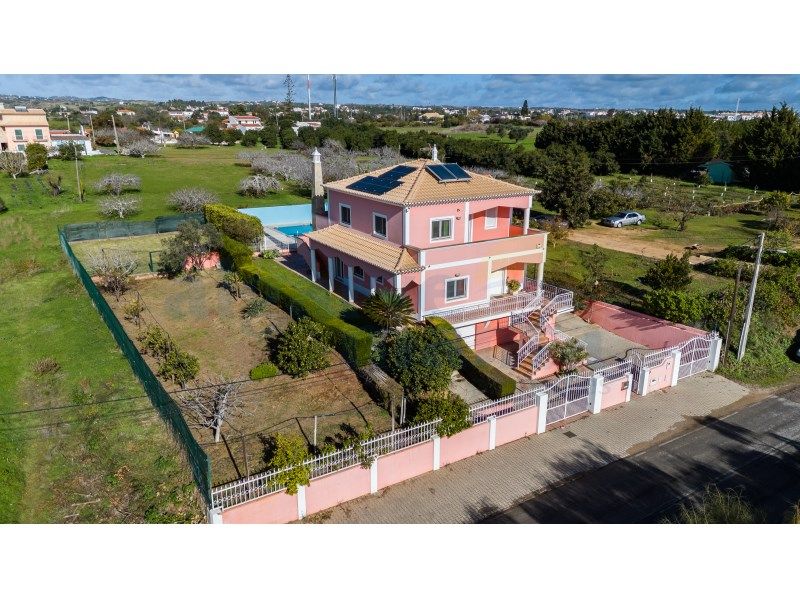 Property photo 2 of 43