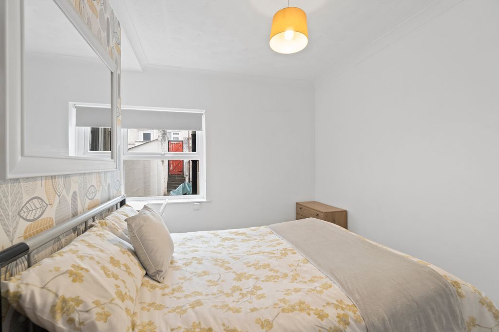 Property photo 2 of 10 0023