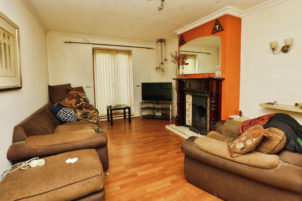 Property photo 2 of 15